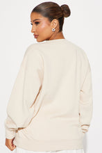 Load image into Gallery viewer, New York Embroidered Screen Sweatshirt - Cream

