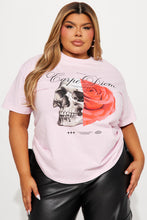 Load image into Gallery viewer, Seize The Day Graphic Tee - Pink
