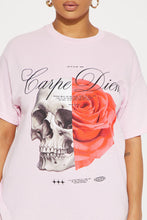Load image into Gallery viewer, Seize The Day Graphic Tee - Pink
